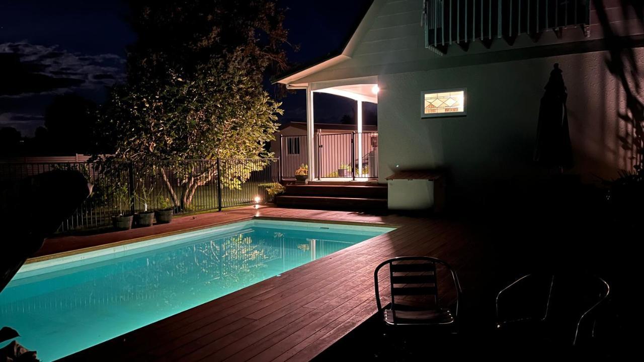 Live Large In The Village Havelock North Bagian luar foto