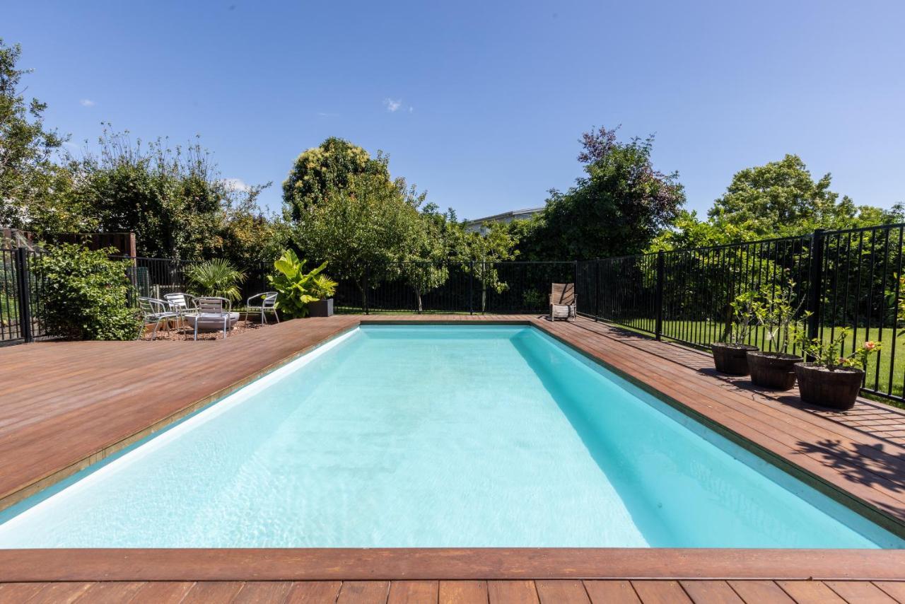 Live Large In The Village Havelock North Bagian luar foto