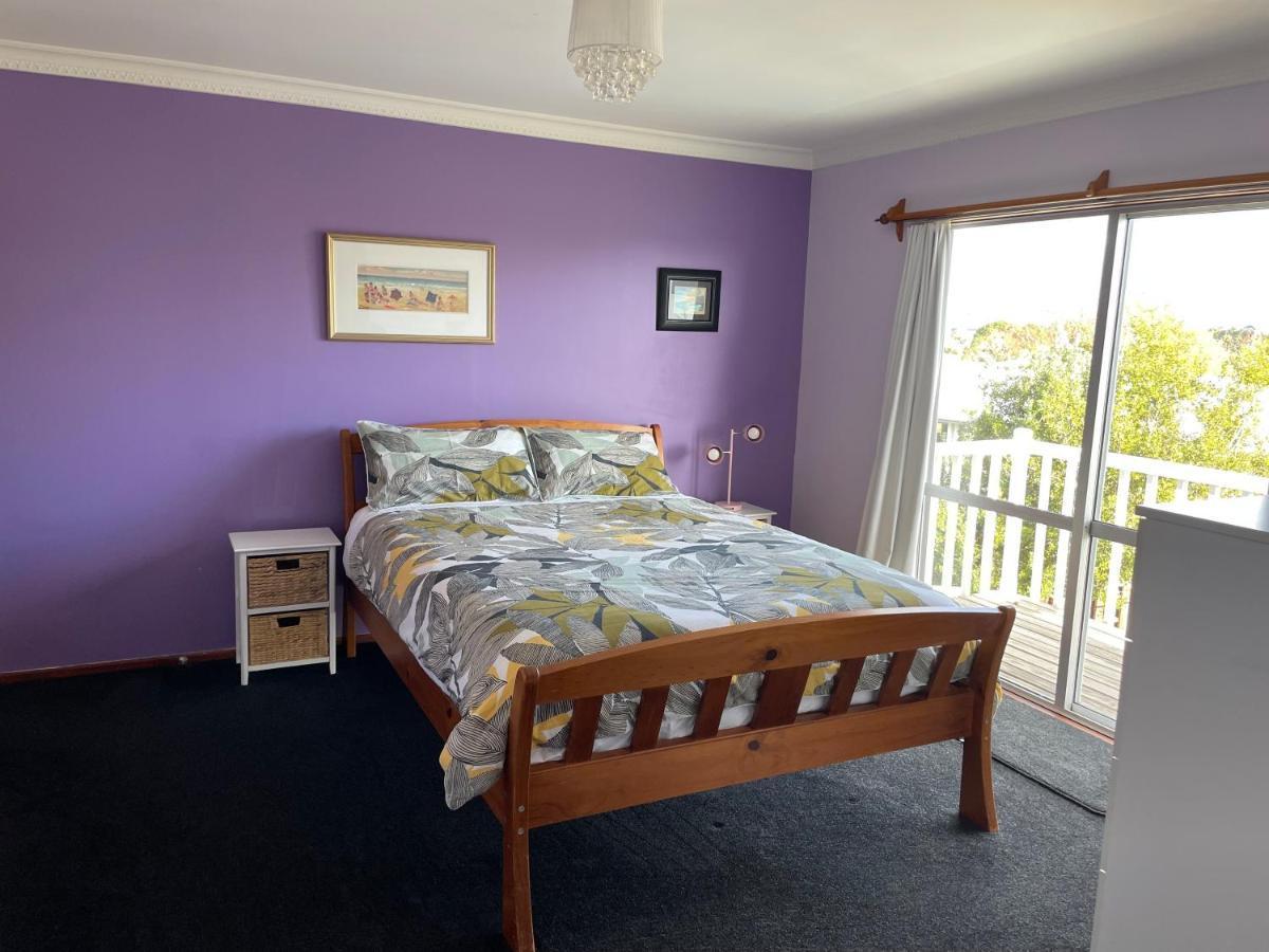 Live Large In The Village Havelock North Bagian luar foto