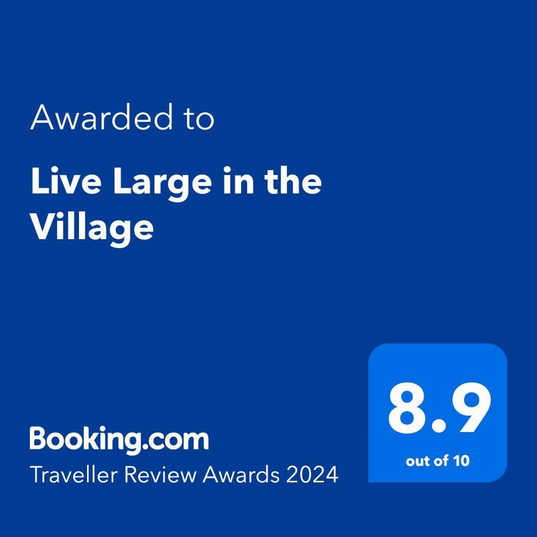 Live Large In The Village Havelock North Bagian luar foto